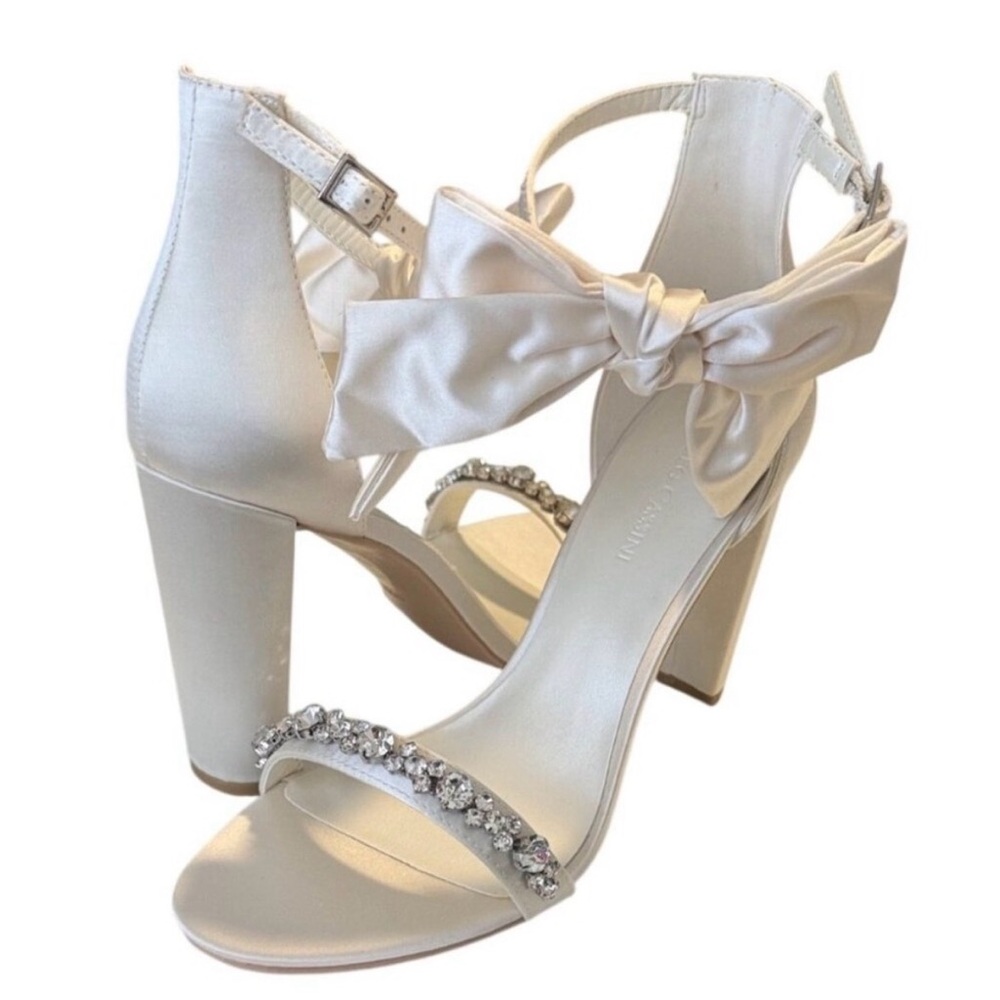 Oleg Cassini  Melanie Ivory Satin Bow Block Heel with Crystal Strap NWT Size 9